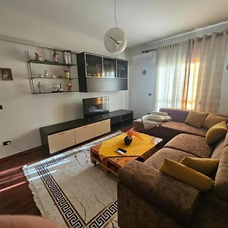 Apartment Center Viola *